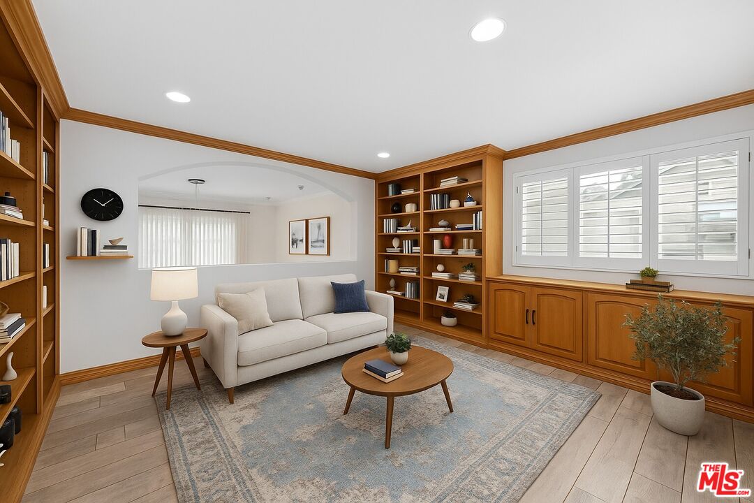 11974 Mayfield Ave Unit: 2