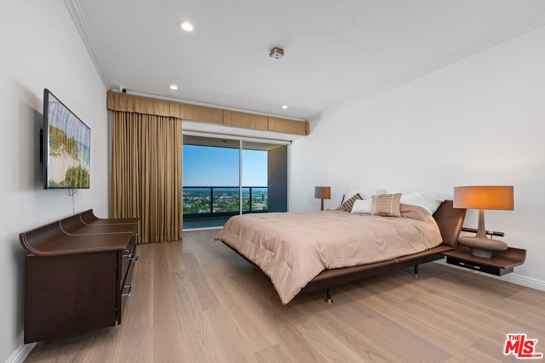 10490 Wilshire Blvd Unit: 1004