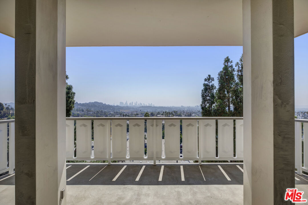 4455 Los Feliz Blvd Unit: 1005
