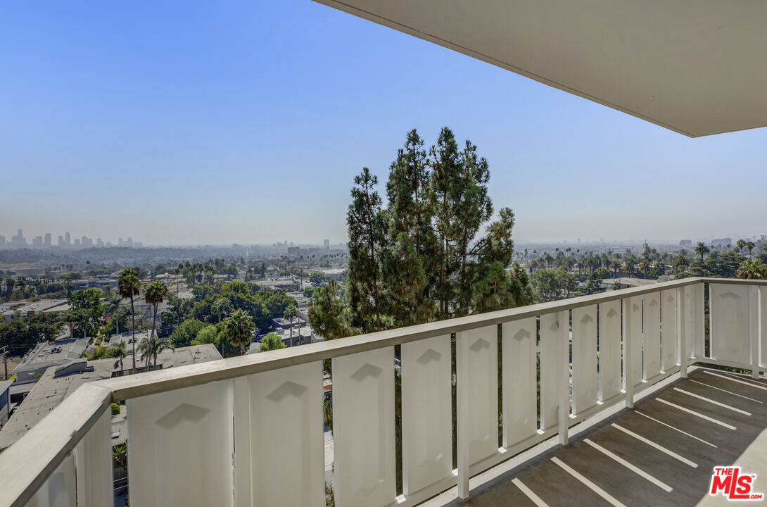 4455 Los Feliz Blvd Unit: 1005