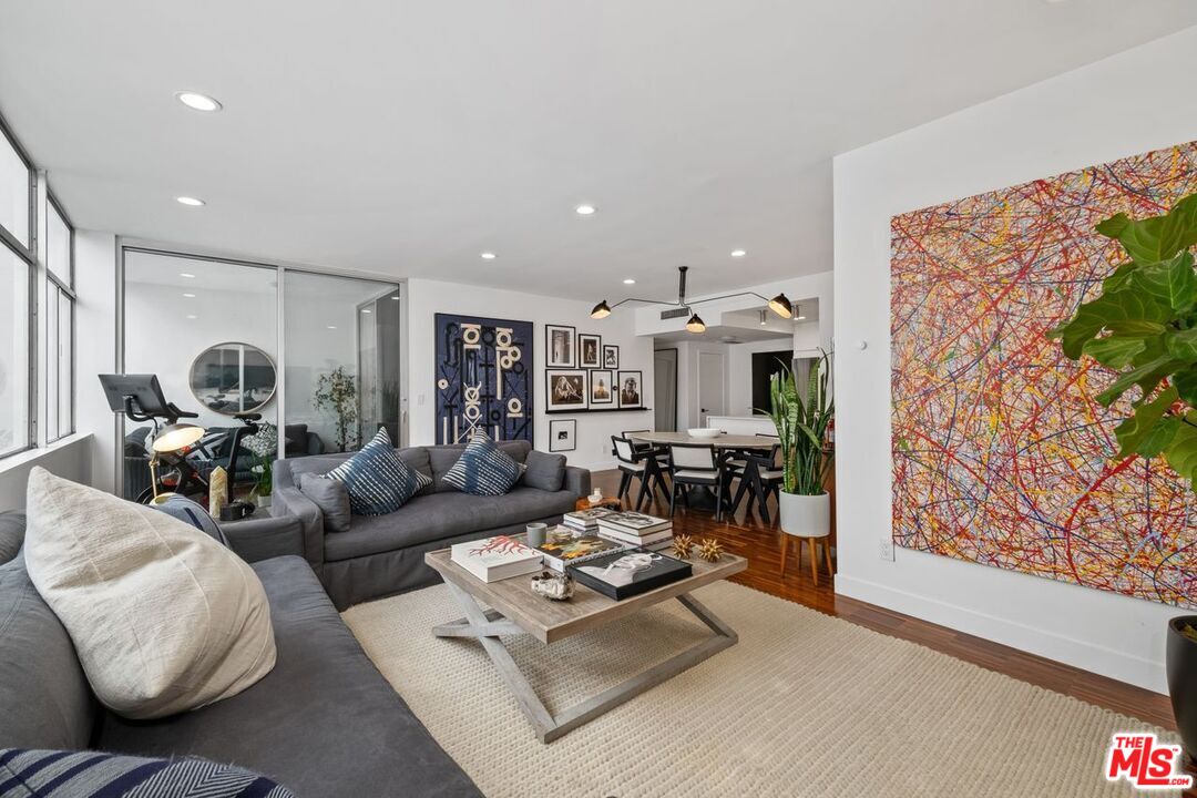 7960 Selma Ave Unit: 209