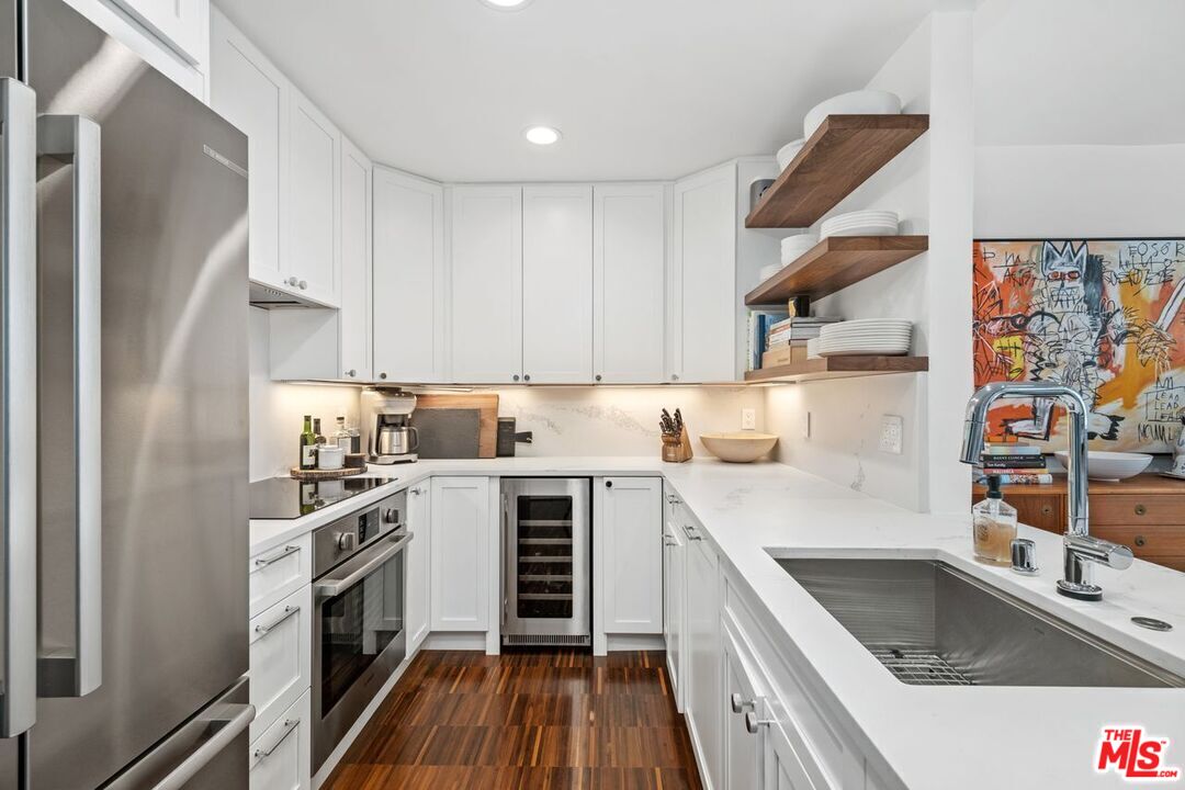 7960 Selma Ave Unit: 209