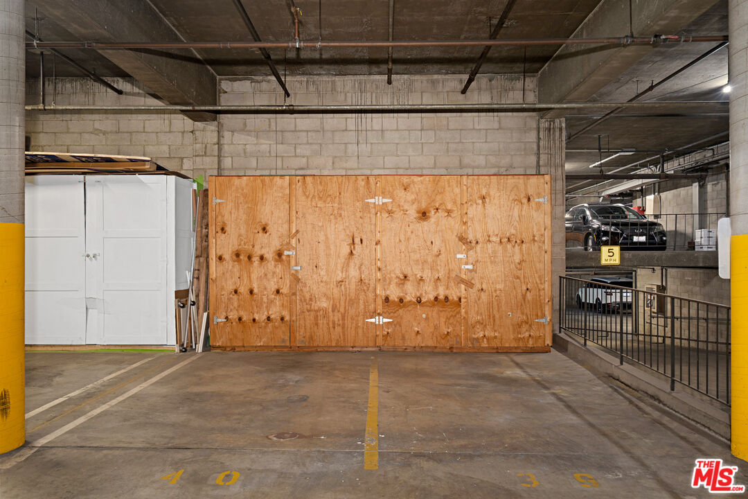 1010 N Kings Rd Unit: 218