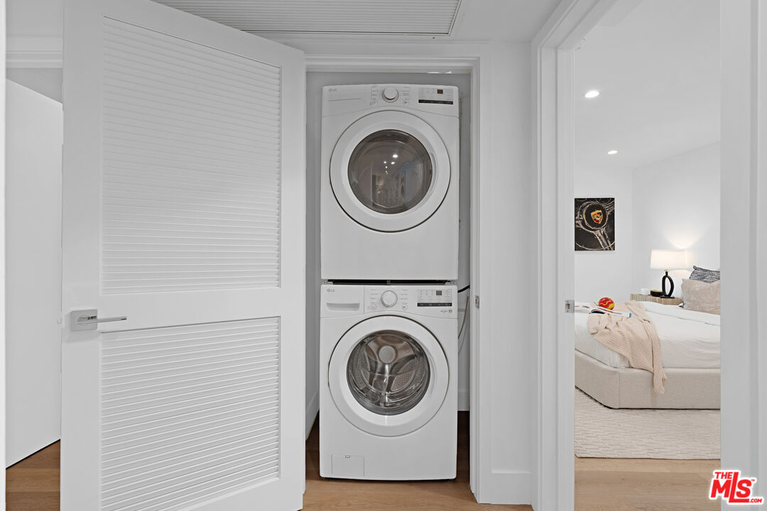 1010 N Kings Rd Unit: 218