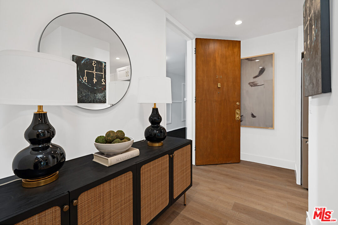 1010 N Kings Rd Unit: 218