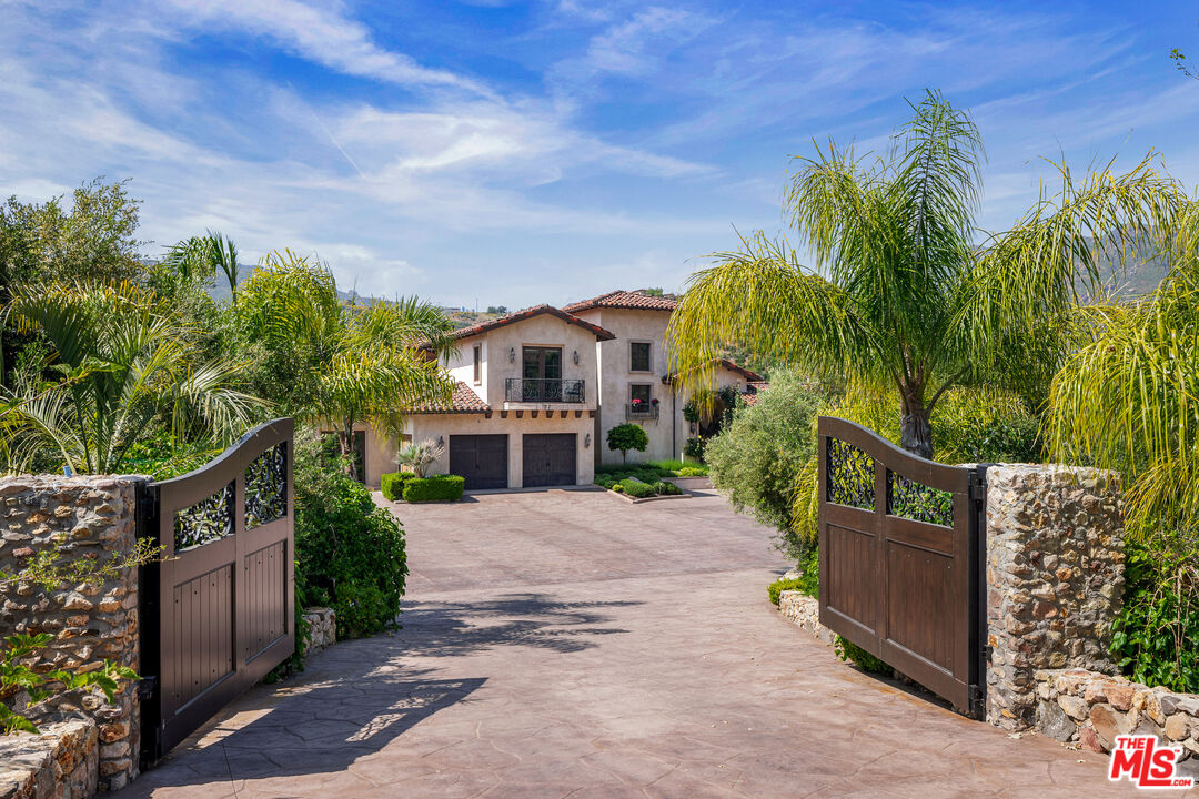 31823 Lobo Canyon Rd