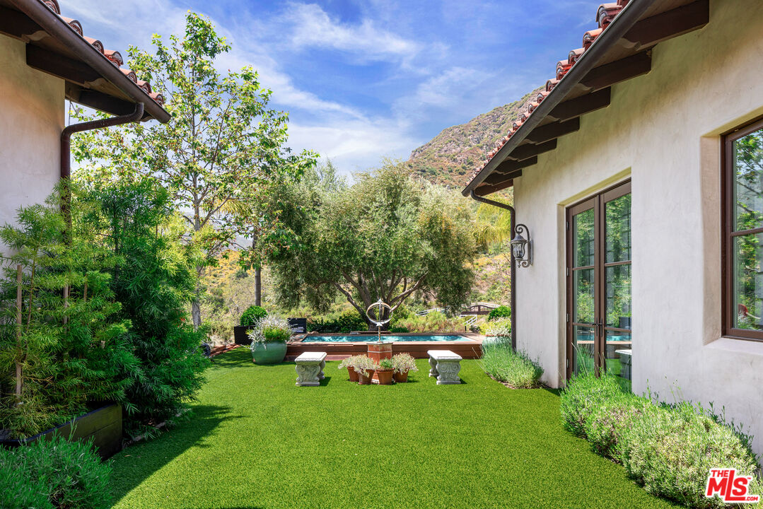 31823 Lobo Canyon Rd