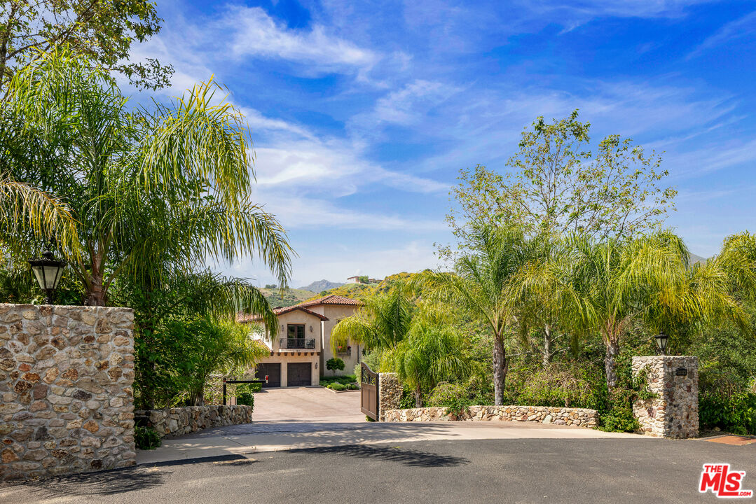 31823 Lobo Canyon Rd