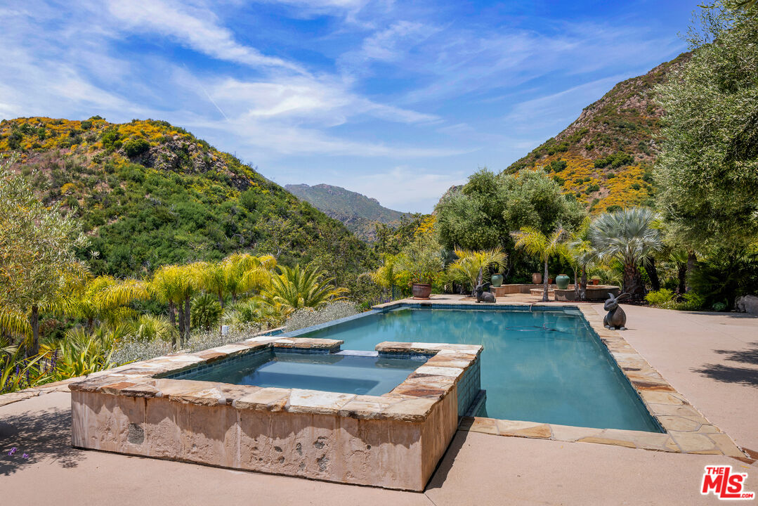 31823 Lobo Canyon Rd