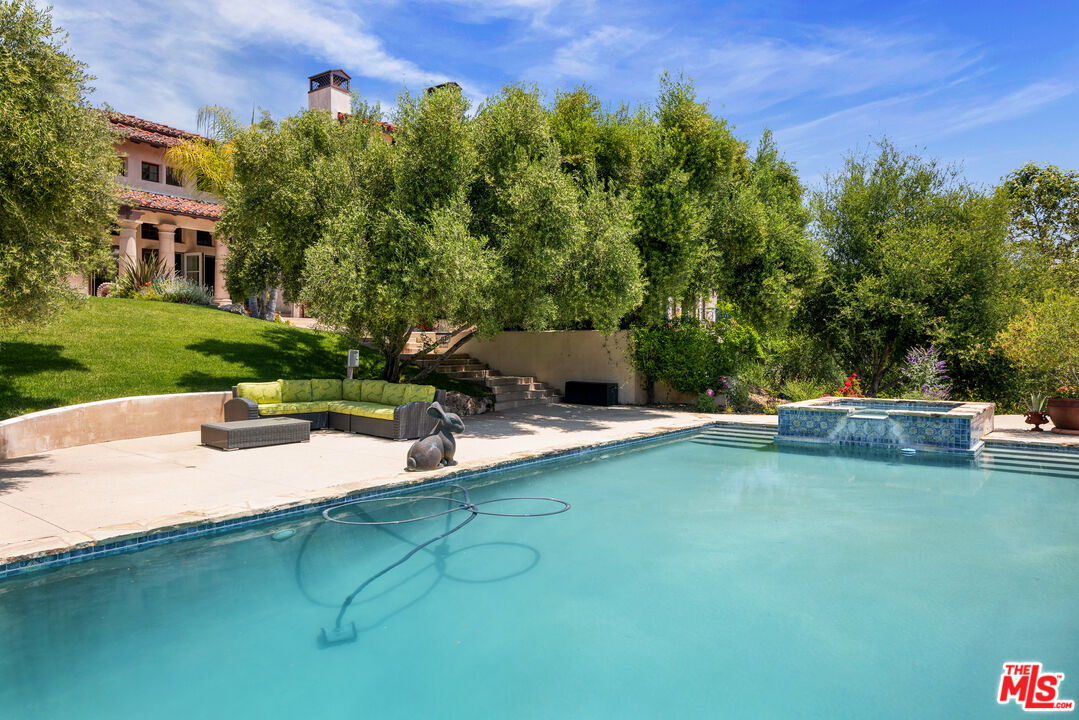 31823 Lobo Canyon Rd