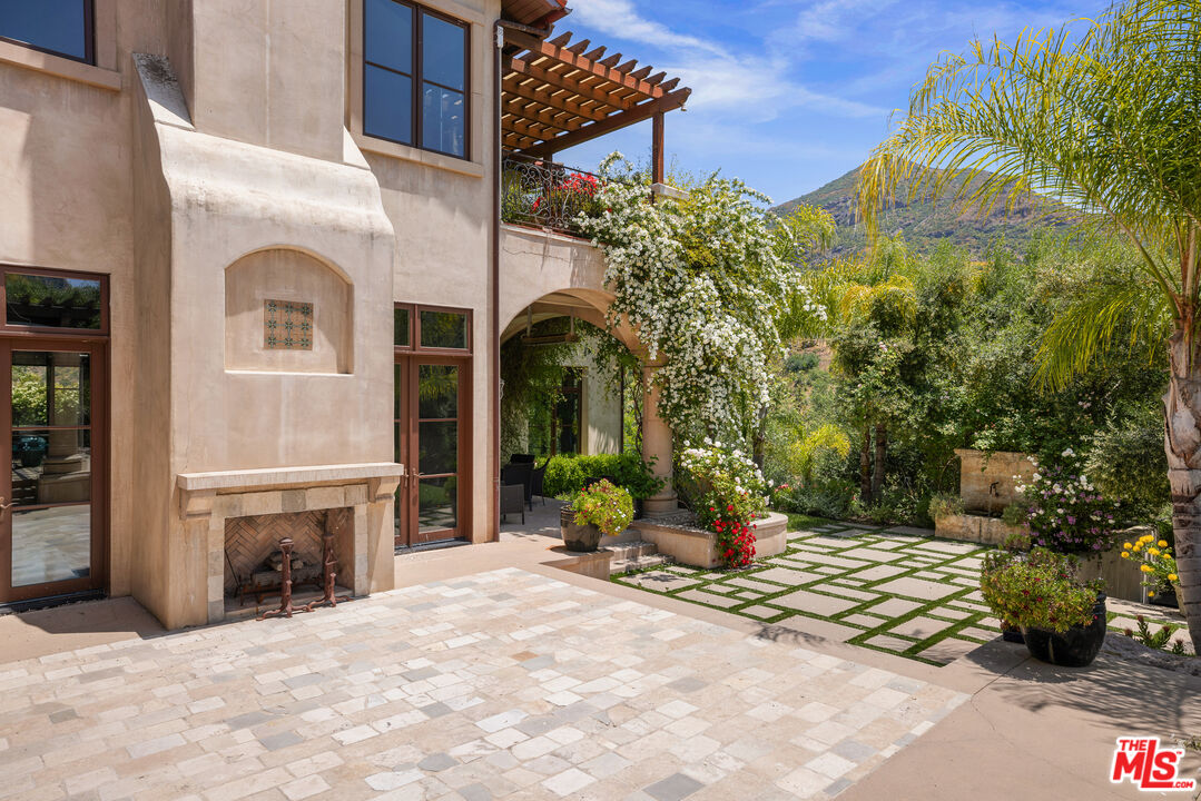 31823 Lobo Canyon Rd