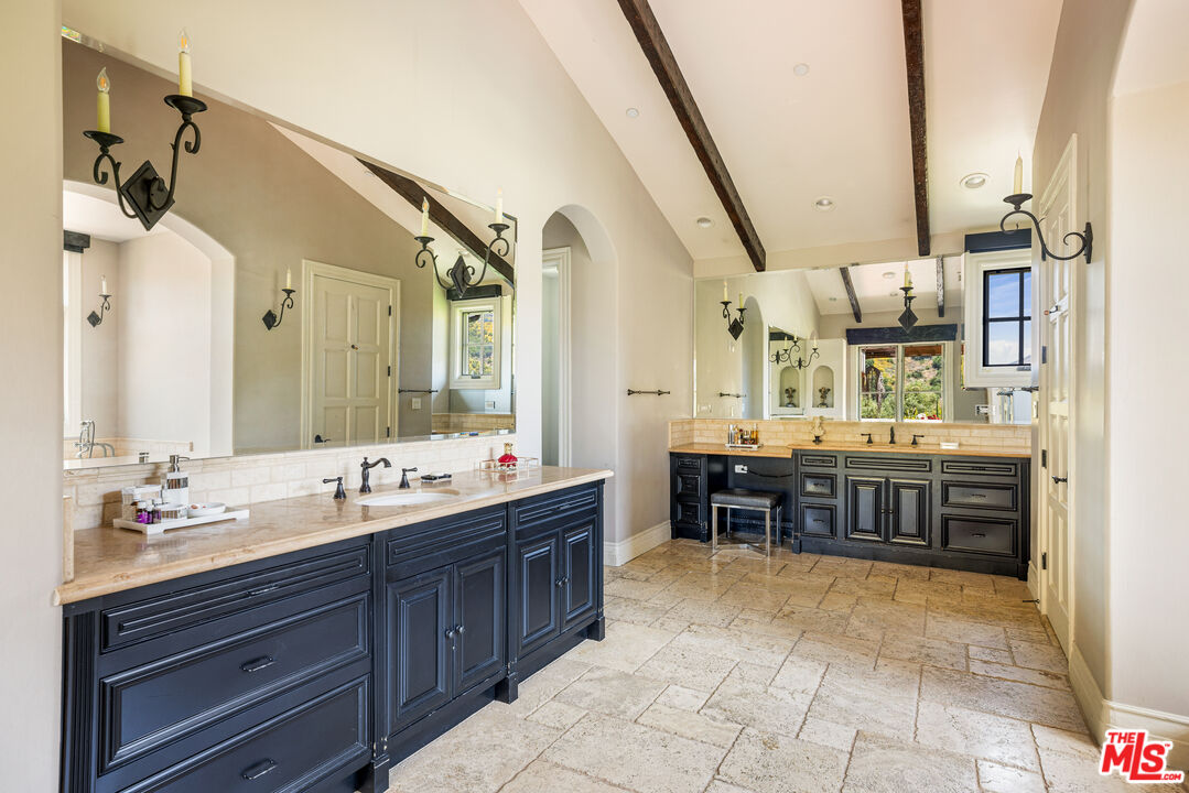 31823 Lobo Canyon Rd