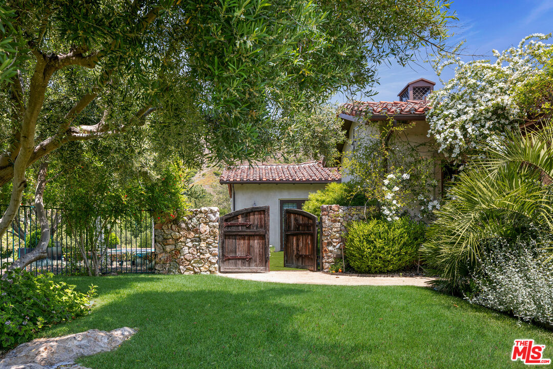 31823 Lobo Canyon Rd