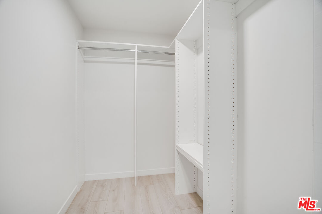 1021 S Shenandoah St Unit: 102