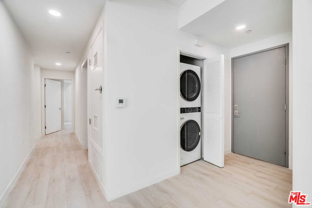 1021 S Shenandoah St Unit: 102