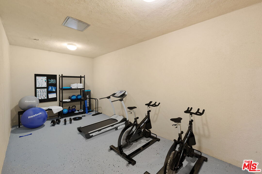 1726 Stoner Ave Unit: 102