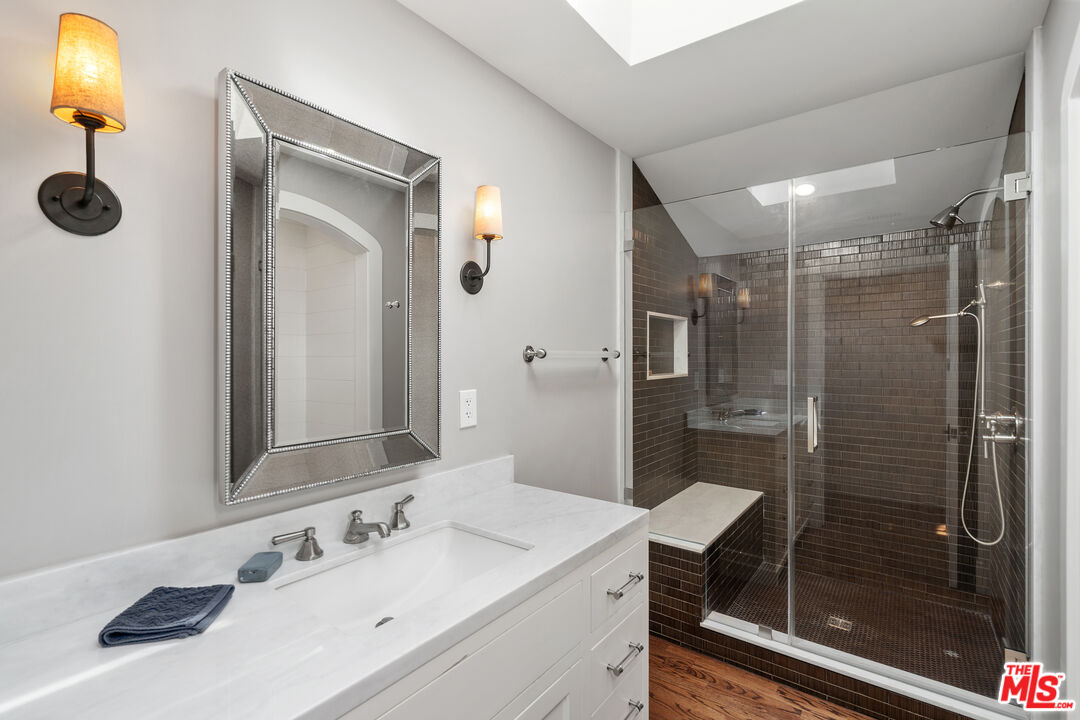 2444 Carman Crest Dr