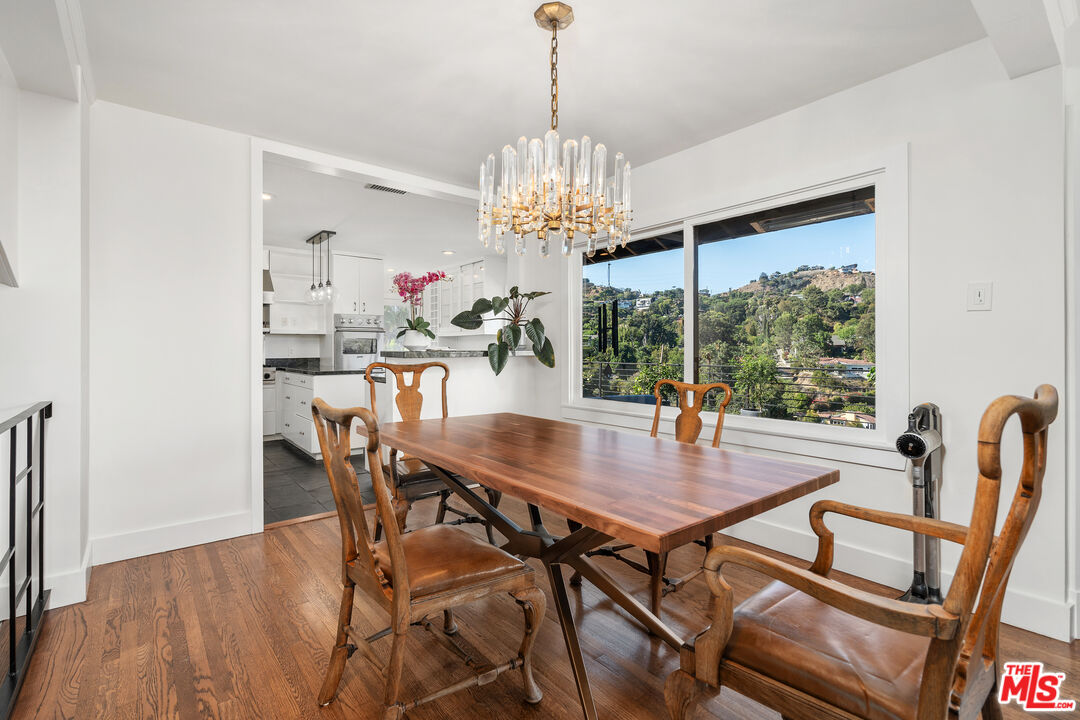 2444 Carman Crest Dr