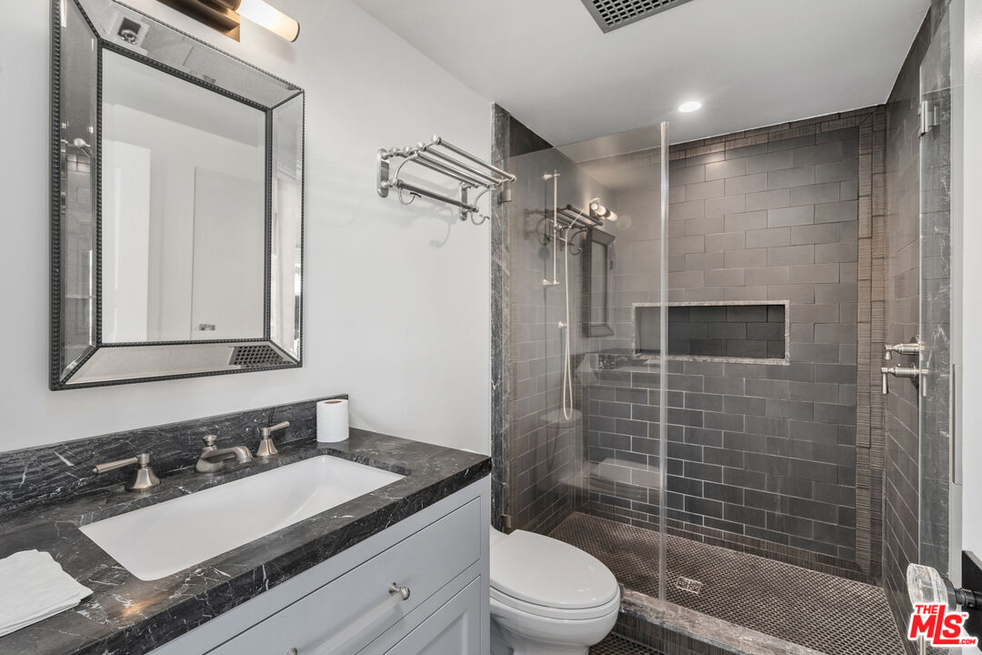 2444 Carman Crest Dr