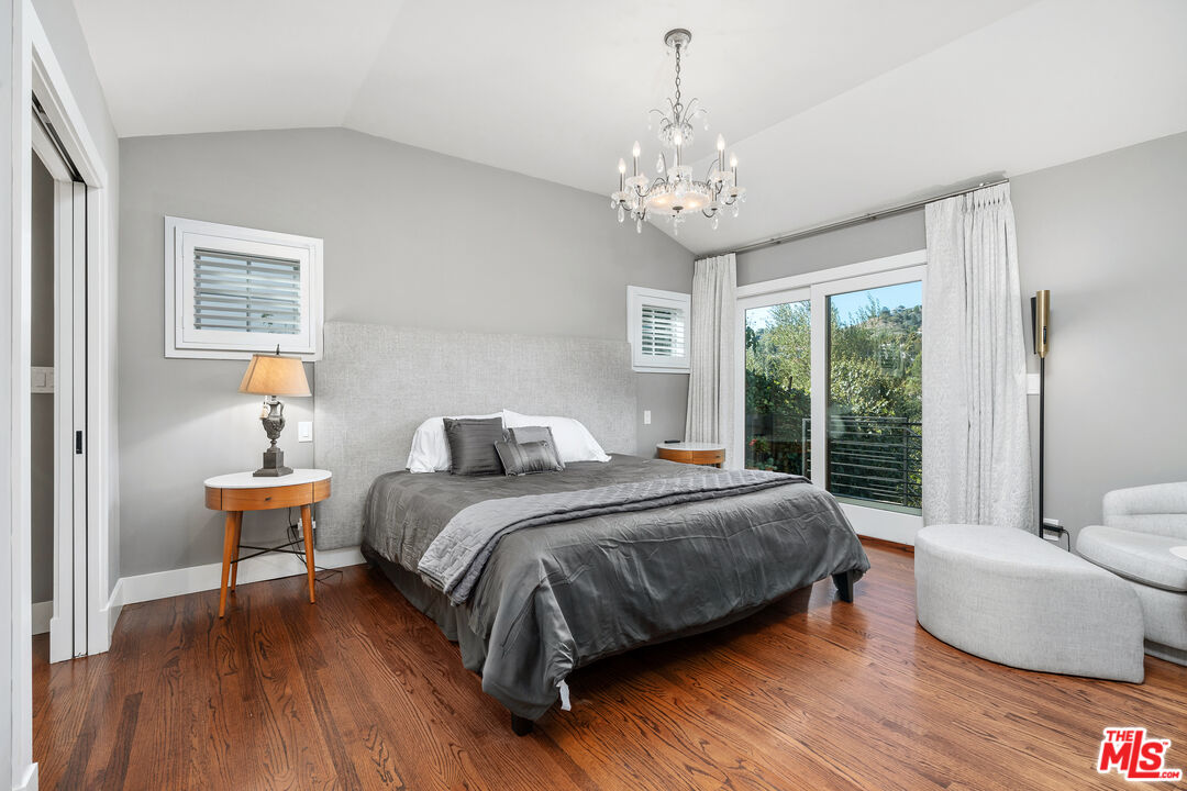 2444 Carman Crest Dr