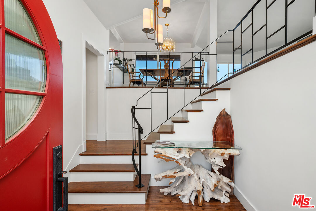 2444 Carman Crest Dr