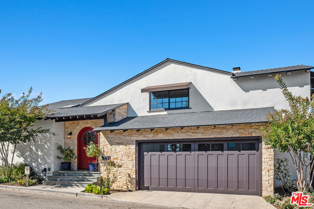 2444 Carman Crest Dr