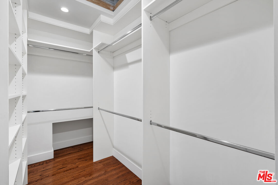 2444 Carman Crest Dr