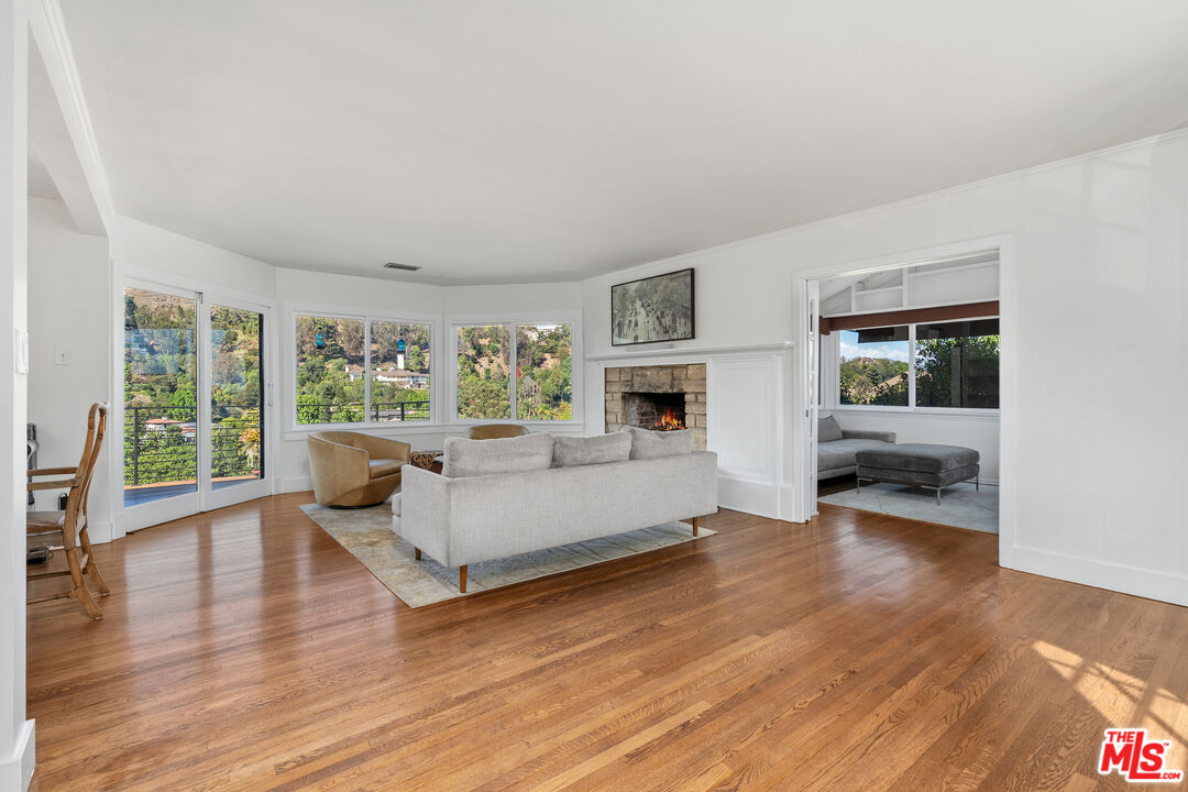 2444 Carman Crest Dr