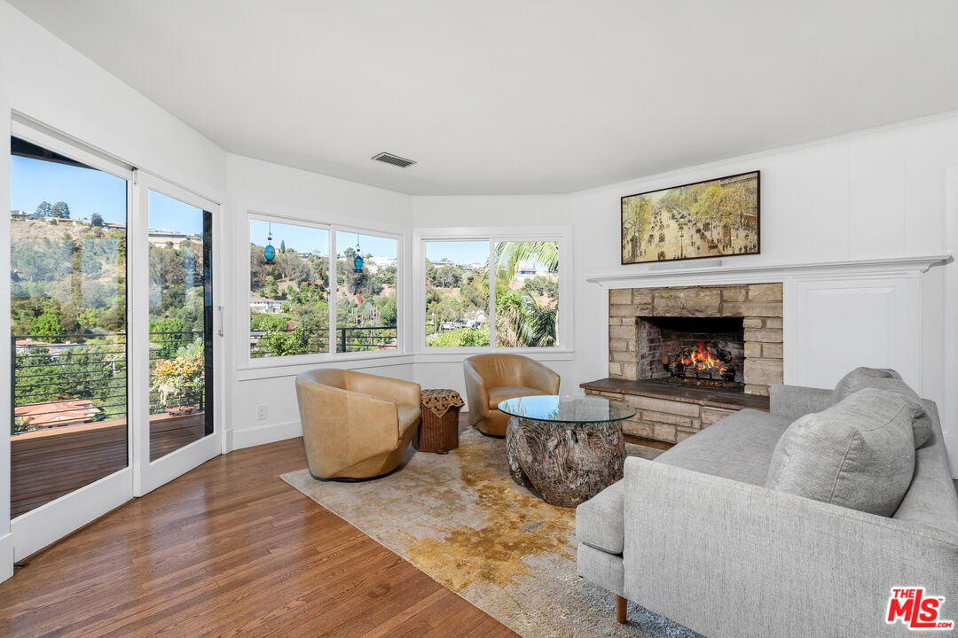 2444 Carman Crest Dr