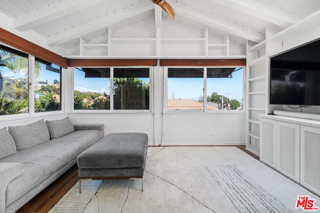 2444 Carman Crest Dr