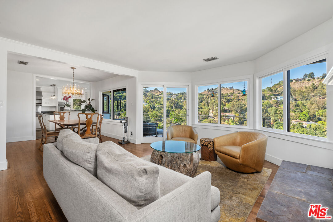 2444 Carman Crest Dr