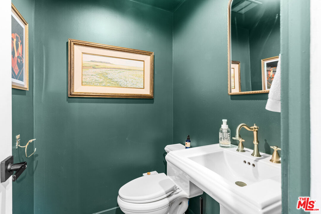 4360 Glencoe Ave Unit: 2