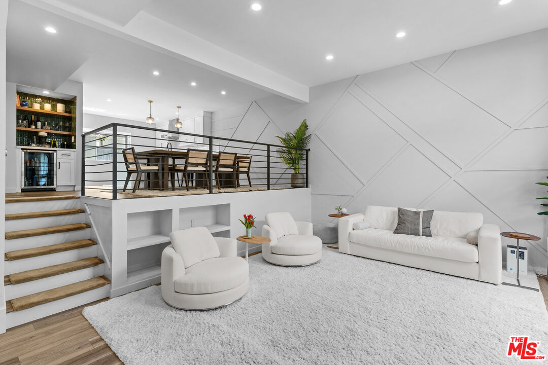 4360 Glencoe Ave Unit: 2