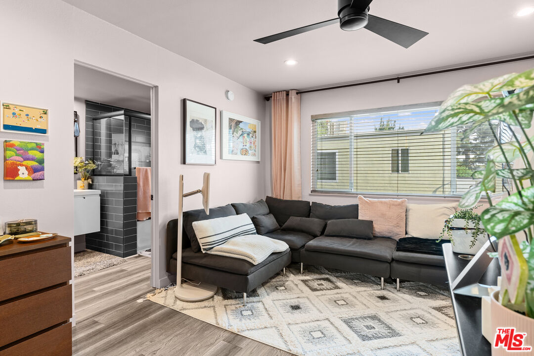 4360 Glencoe Ave Unit: 2