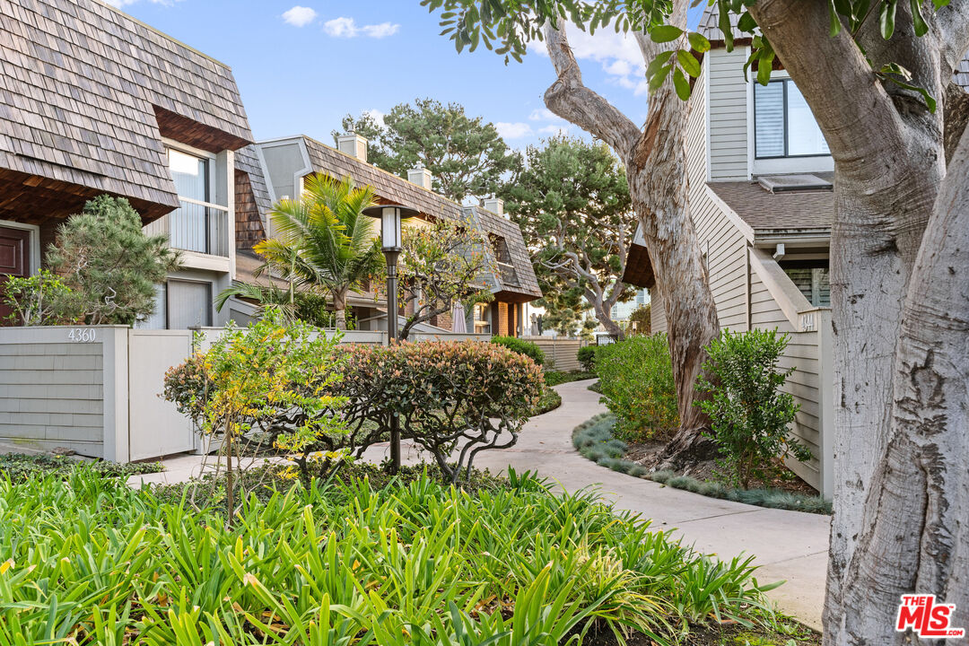 4360 Glencoe Ave Unit: 2