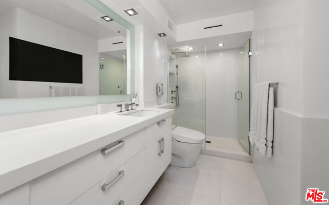 201 Ocean Ave Unit: 1604P