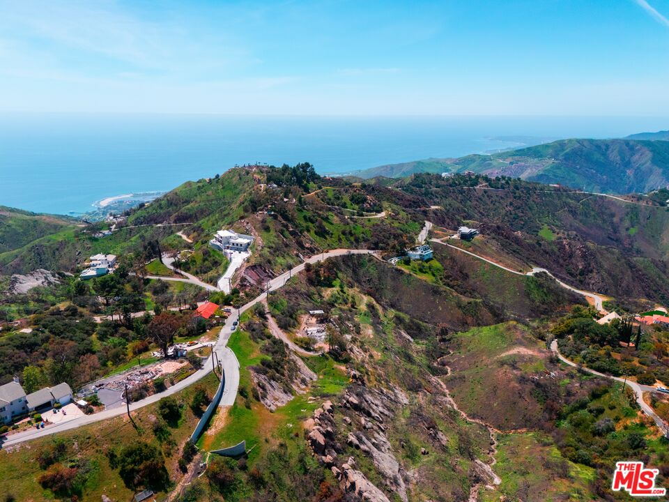 24775 W Saddle Peak Rd