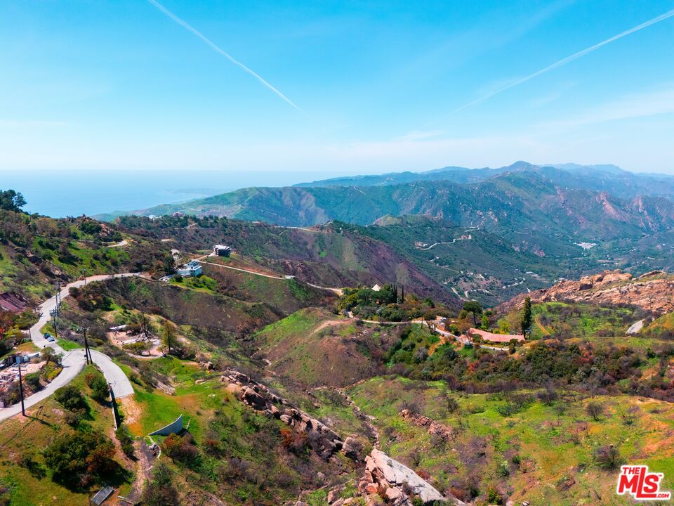 24775 W Saddle Peak Rd