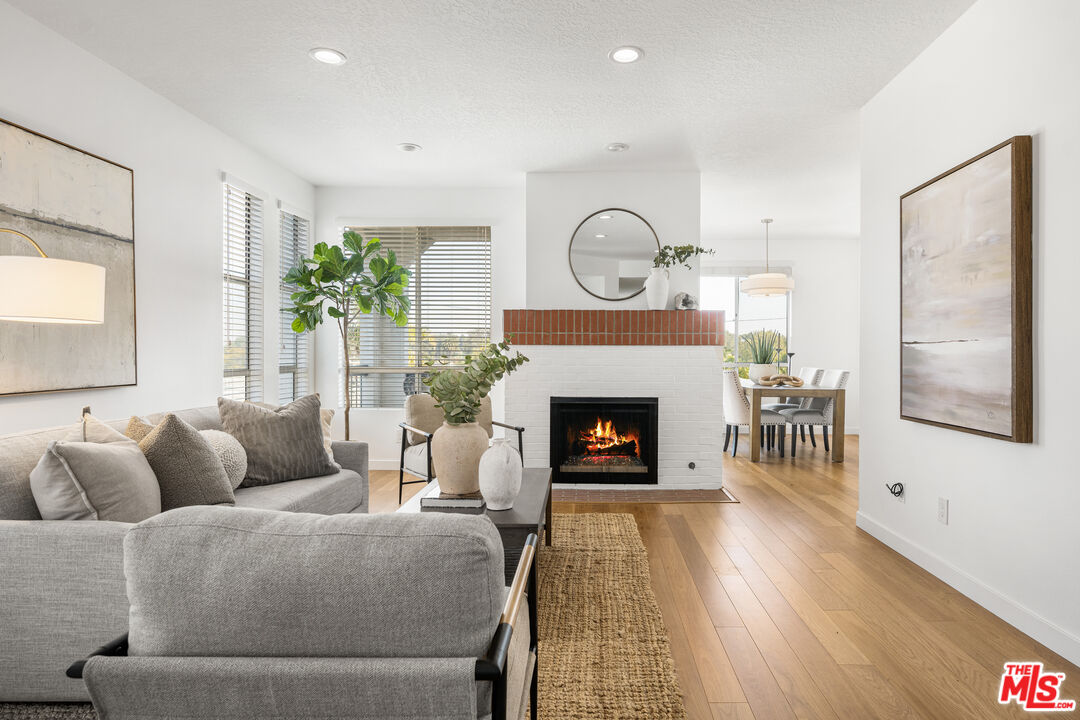 4643 E 4th St Unit: 22