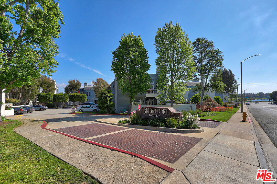 4643 E 4th St Unit: 22