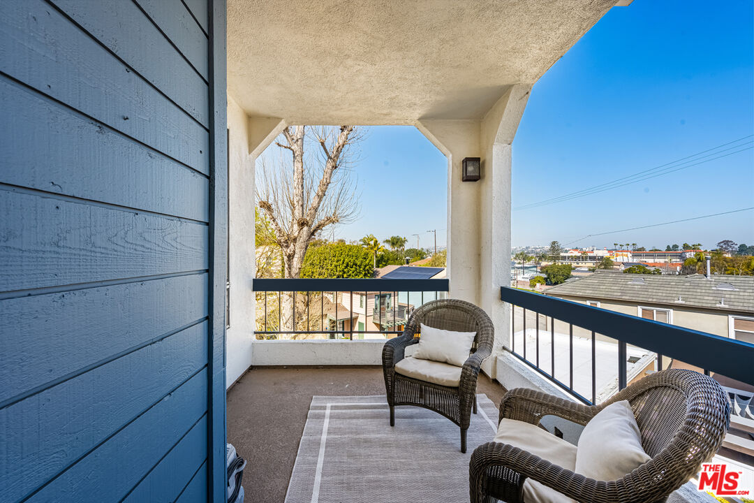 4643 E 4th St Unit: 22