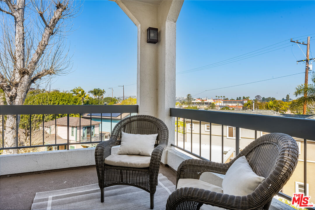 4643 E 4th St Unit: 22