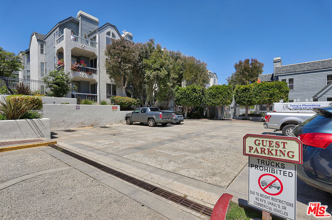 4643 E 4th St Unit: 22