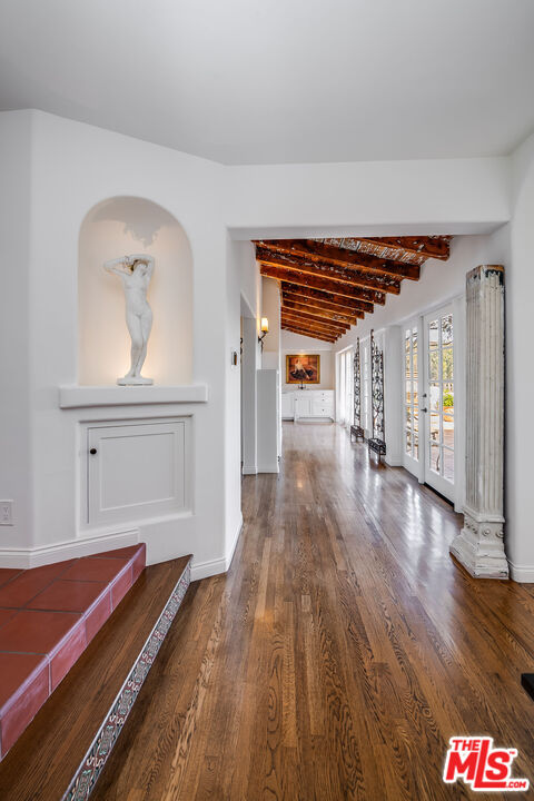 1046 Chautauqua Blvd