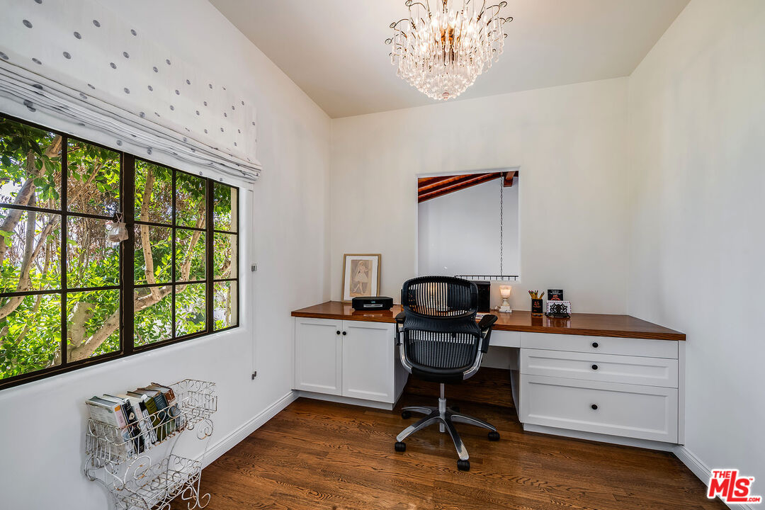 1046 Chautauqua Blvd