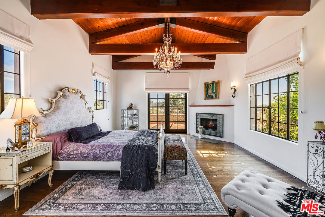 1046 Chautauqua Blvd