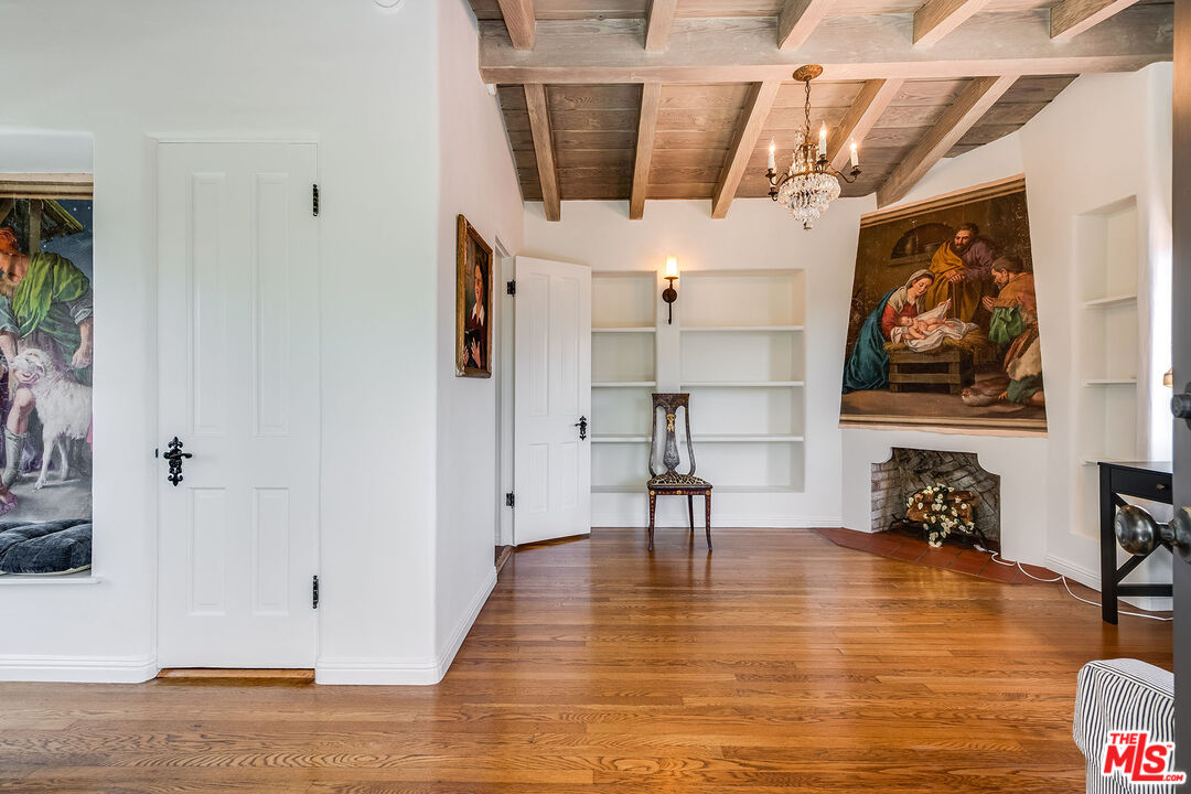 1046 Chautauqua Blvd