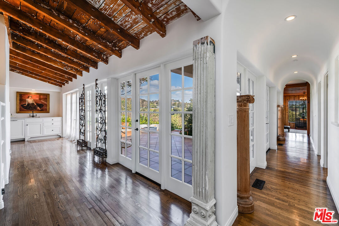 1046 Chautauqua Blvd