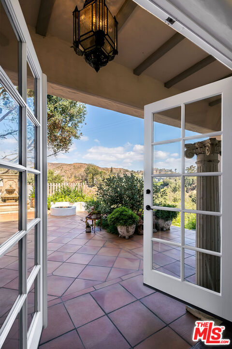 1046 Chautauqua Blvd