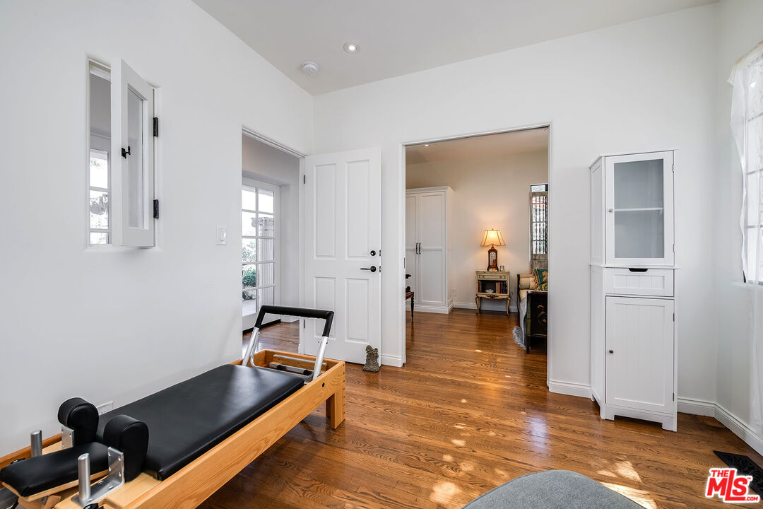 1046 Chautauqua Blvd